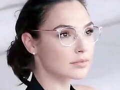 Damsel gadot sexy glasses 2