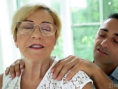 Obsessed with sex young dude fucks aged vulva of nasty stepaunt Malya