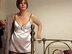 BLACKPOOL WIFE Opening Up ON HER KNESS