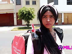 Delivery girl asks me for a job in exchange for fucky-fucky