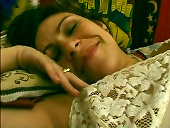 Travesti Clouer Un Kitten Enceinte