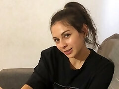 Yonger stepsister lolly_lips offered massage her stepbrother