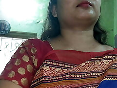 Indian Bhabhi has sex with stepbrother displaying boobs