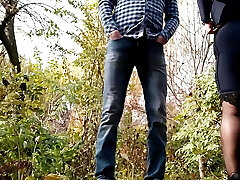 My urinating mother-in-law attracts the attention of vacationers in the park