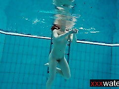 Bouncy ass underwater Katrin