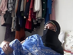 арабско-египетский транссексуал с большим членом хочет заняться анальным сексом