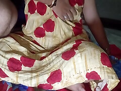 Ghar Me Soyi Jawan Bhabhi plumper pas pool Banake Choda