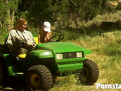 Pornstar Cassie Courtland Fucked Outdoors And Gets A Cumshot from Evan Stone