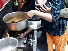 Desi Housewife Anal Sex In dcnt anal While She Is Cooking
