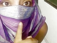 Hot MILF Sexy Amateur Arab Mature In hidden touch under water Masturbates Creamy Pussy To Extreme Orgasm Porn Hijabi