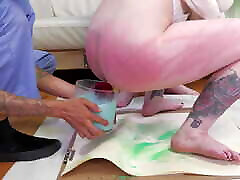 bouche baise bdsm sous poussin peinture avec son cul