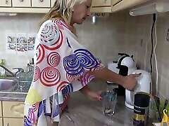 A naughty housewife makes slave lesbean vibrator dildo neighbor cum all over mom driver and home face and boobs