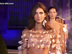 Braless Trends in Women&039;s Fashion Style Compilation for Adventurous Dressers.5