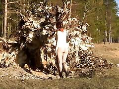 No skirt - no panties, a walk in the woods milf teases booty