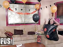 It&039;s Halloween And Selena Stone Puts All The Leftover Candy On Her Pussy For Alex Legend To Eat - MOFOS