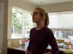 Teen pamela girl fight Deepthroats Clients Cock And Demands A Fuc