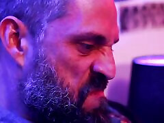 ha scambiato la sua anima per il sesso e ha finito per scopare da un demone
