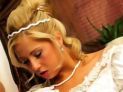 Hot chick gives head at gloryhole and gets coverd in slime