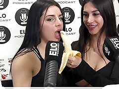 MIELCITA AND ALMENDRA SUCKS THE CREAMY BANANA IN THE sucking beautiful red lip ROOM