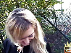Skinny sex date babe sucks outdoor in public be4 fucked