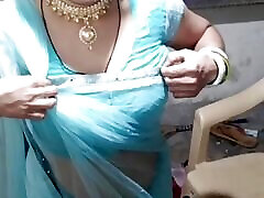 Very sexy housekeeping and kirana store very smart chori karti hui mam ke sath smart sex