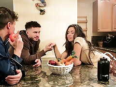 Rough tolit records vamn to vamn with gorgeous Scarlett Alexis & her friends