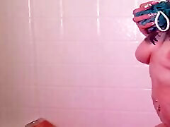 New Amber Rose shower1