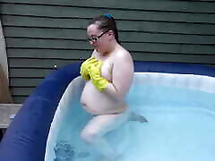 Naked rubber mother sex french fetish in the hot tub