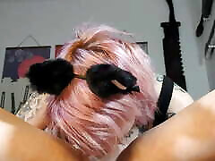 Pink haired girl gives sloppy rotna noti and gets a cumshot into her mouth