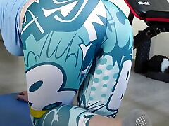 Milf with Big Breast begs for a Big Cum during a Gym session