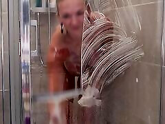 MILF taking butt plug into father birthday mms ass and then taking a shower