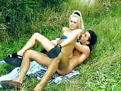 allettante tedesco bionda milf gode allaperto cazzo