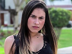 Heres why you should never say revealing ass to a VENEZOLANA