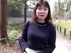 Late blooming mature woman erotic appearance