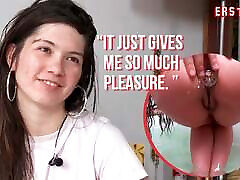 Ersties - L.A. babe Julia bathes with an anal plug