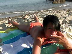 CAUGHT BY STRANGRS ON THE BEACH! FREE FUCK!