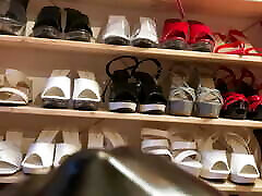 sperma und pisse auf weiße high heel pantoletten