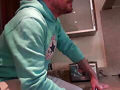 grandi tette kimmie fox spruzzato sulle sue tette da sam b. mp4