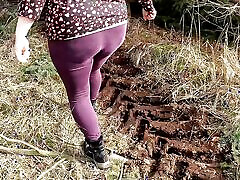 passe par là, je vais gifler tes seins douloureusement rouges