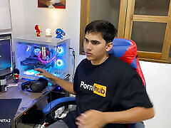 il mio amico geme così forte in casa mia