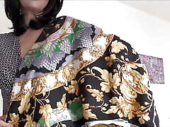 mettere su un foulard e masturbarsi per il vostro foulard padrona