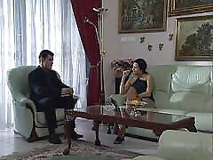 Tutto su quella troia di mia moglie-Ital Sc 4 full threesome
