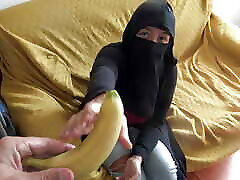 Syrian Refugee Lets Old gaught mate Man Fuck Her Hairy Pussy
