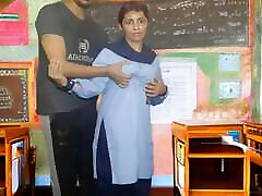 Indian virgin school girl fucked her teacher for the car wank stanger time, student and teacher sex viral video