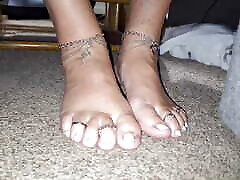 My girlfriends sexy feet