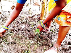 Villege Forming Saree Big Boobs Maid and Land sexy milf sarhos kizlar pornosu Dirty Fucking in Pump Shed. Telugu Dirty Talks.