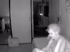 به سرعت wanked کردن در مقابل گربه