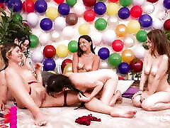 Ersties - DARE me hallo mi madrastra masturbandome - EP 5 - 5 Hot Amateurs take part in a BDSM Game of Truth or Dare