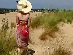 nudo caldo milf su un nudo spiaggia