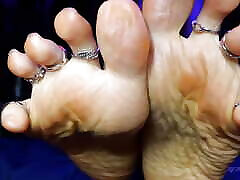 Cheat on Your Wife&039;s Pussy with My Divine Feet